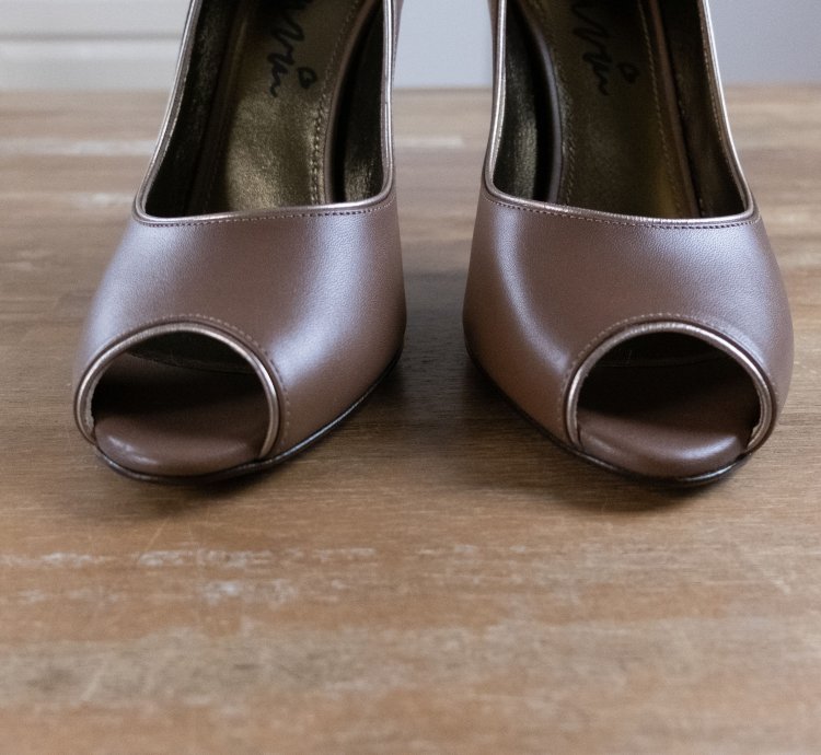 Lanvin Paris Brown Gold Peep Toe Leather Stiletto Pumps 38