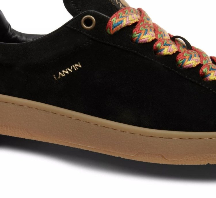 Lite Curb Sneakers