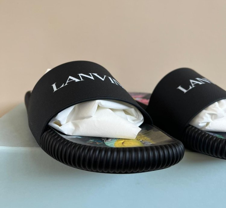 Logo Slides In Black