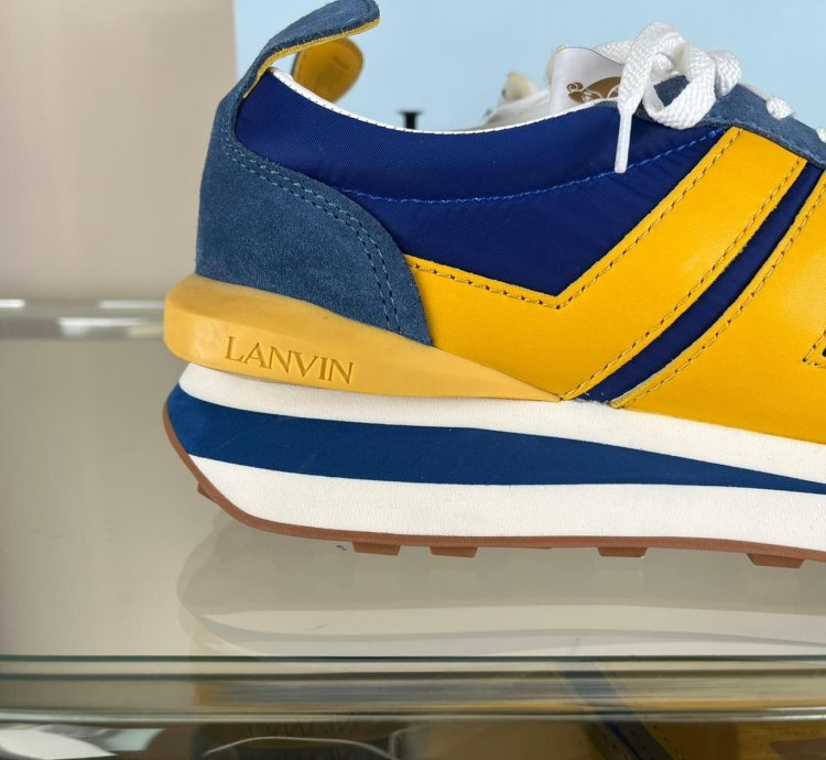 Low Top Runner Sneakers In Multicolor