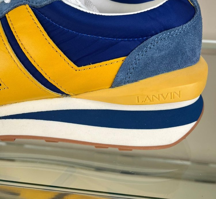 Low Top Runner Sneakers In Multicolor