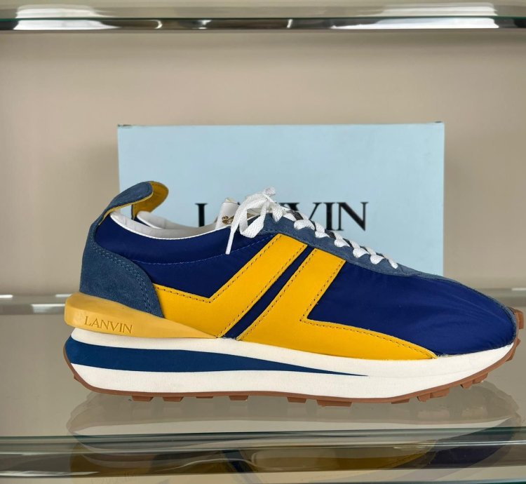 Low Top Runner Sneakers In Multicolor