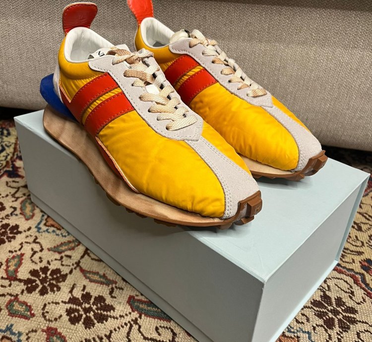 Mesh Runner Trainer Sneakers In Yellow Red