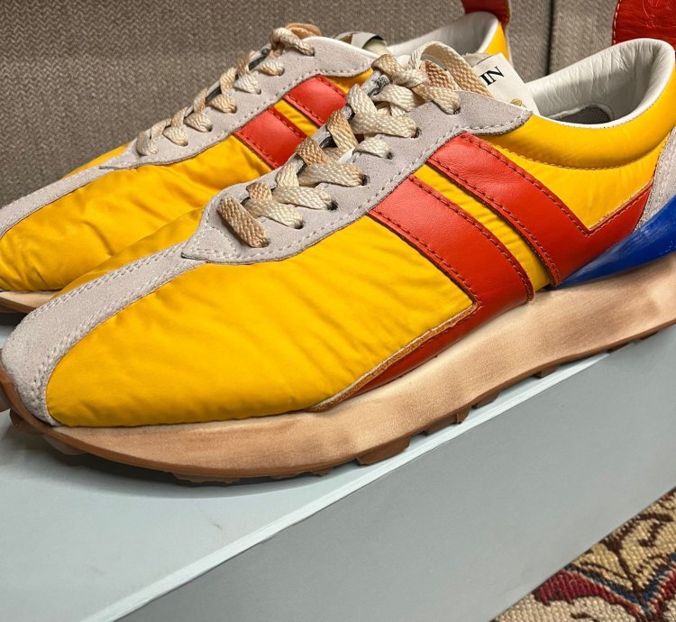 Mesh Runner Trainer Sneakers In Yellow Red