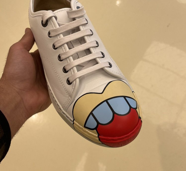 Mouth Tongue Sneakers In White