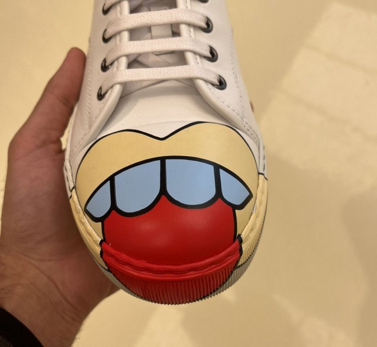 Mouth Tongue Sneakers In White