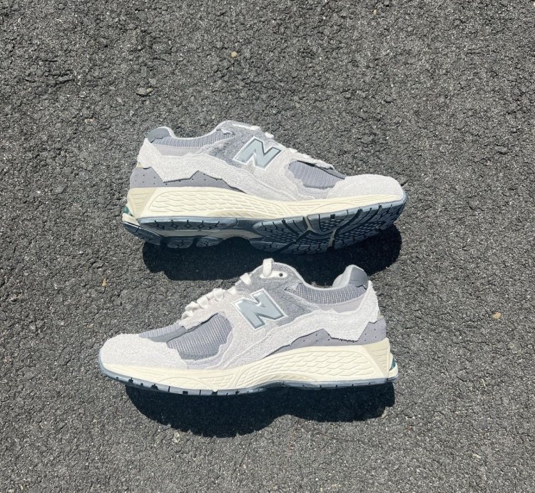 New Balance 2002r Protection Pack Rain Cloud
