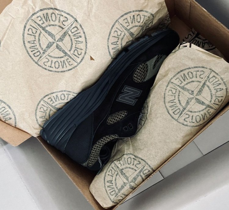 New Balance 991v2 Stone Island