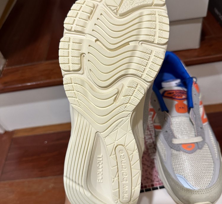 New Balance Kith 990v6 Msg Knicks 7 5