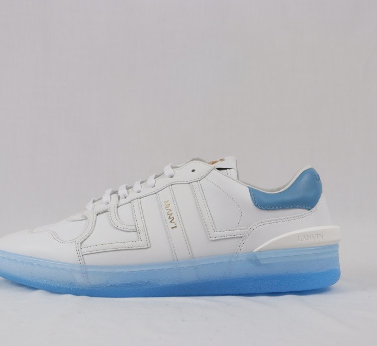 O1rshd11223 Clay Low Top Sneakers In White Blue