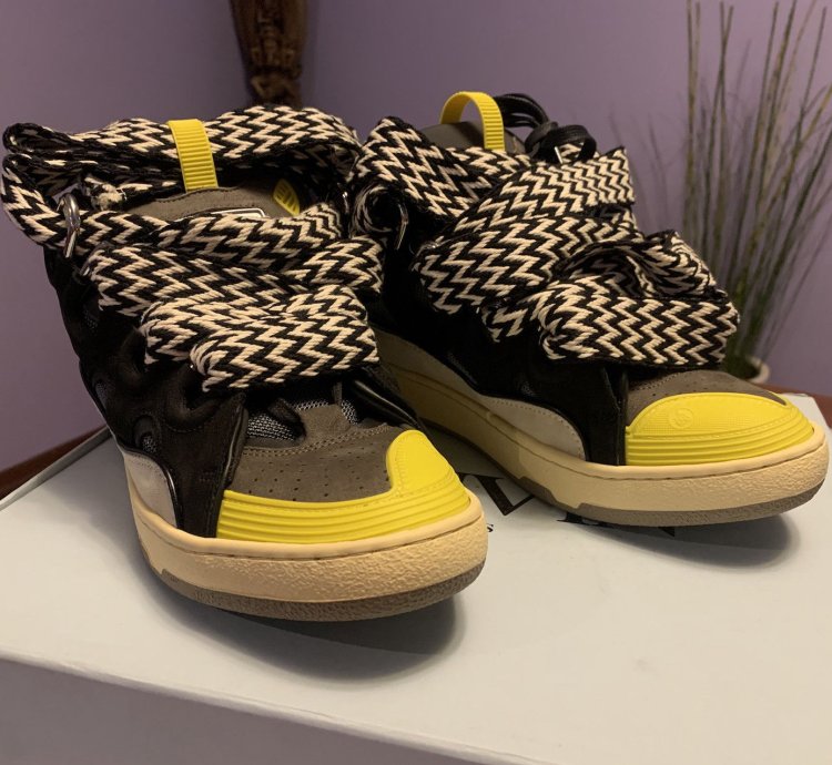 Ss 21 Curb Sneakers