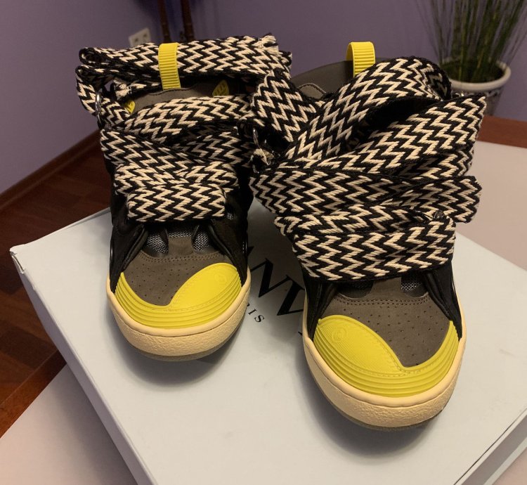 Ss 21 Curb Sneakers