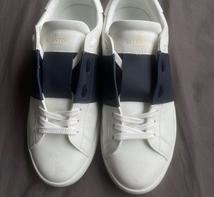 Valentino Garavani Leather Sneakers Marine