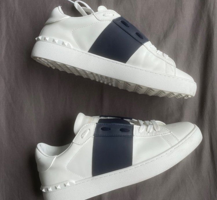Valentino Garavani Leather Sneakers Marine