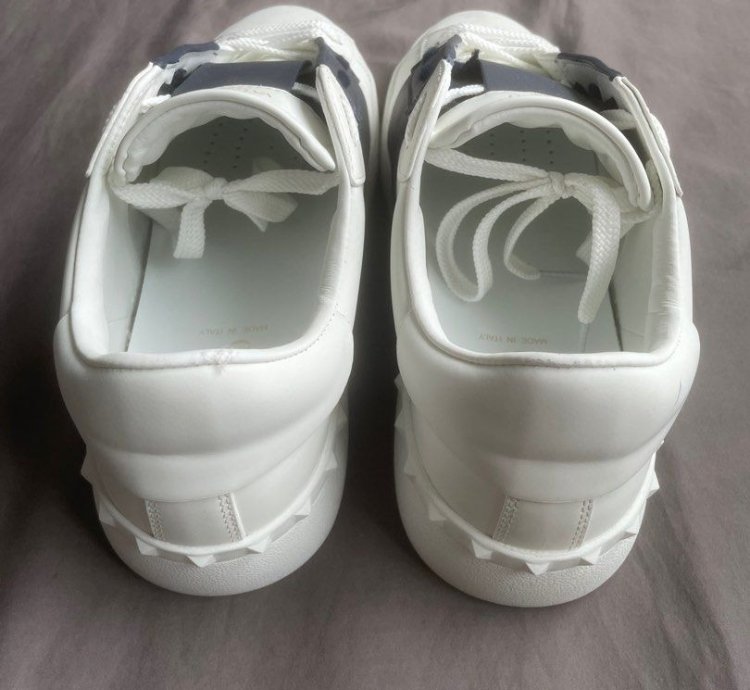 Valentino Garavani Leather Sneakers Marine