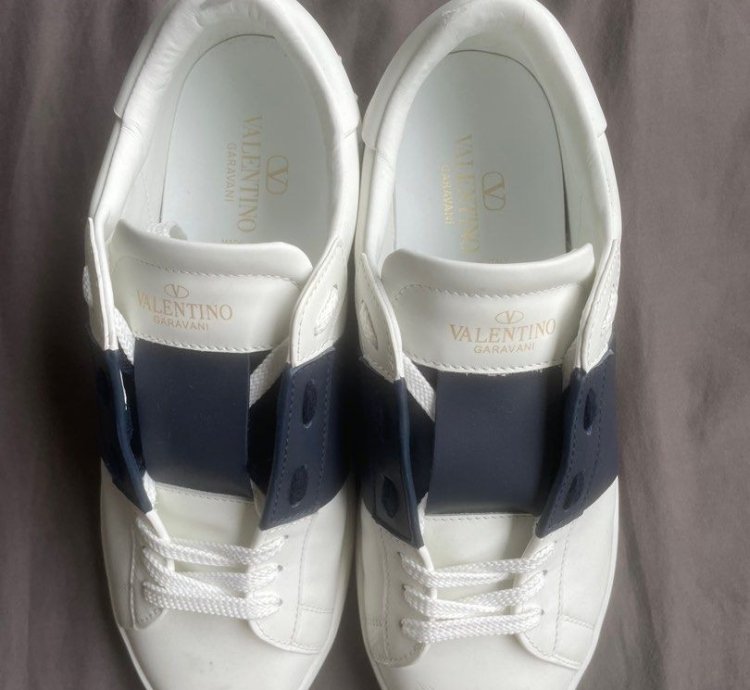 Valentino Garavani Leather Sneakers Marine