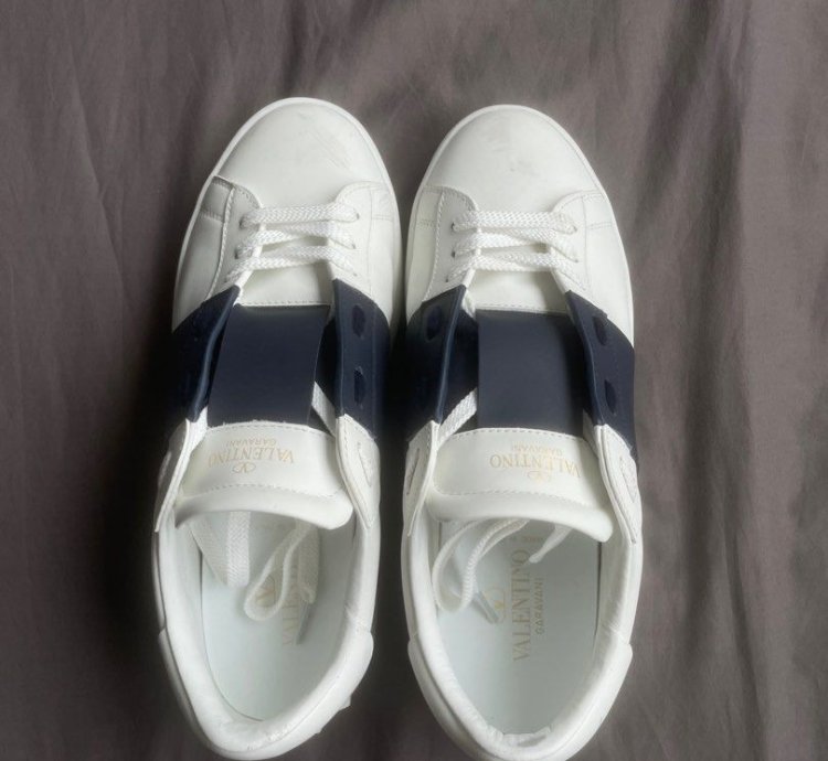 Valentino Garavani Leather Sneakers Marine