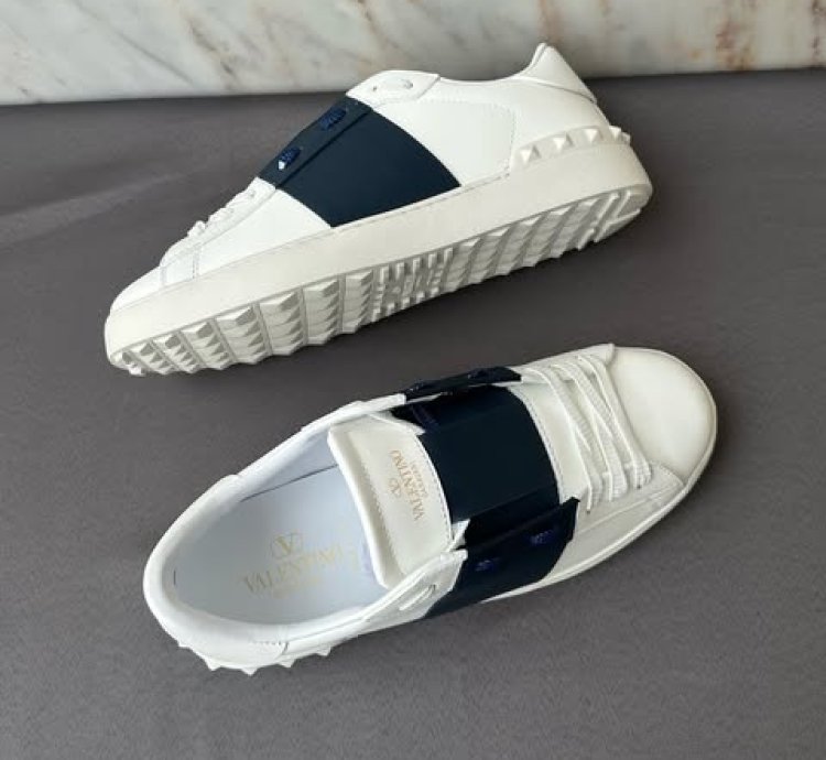 Valentino Garavani Leather Sneakers marine