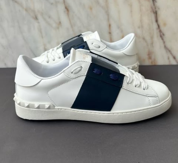 Valentino Garavani Leather Sneakers marine