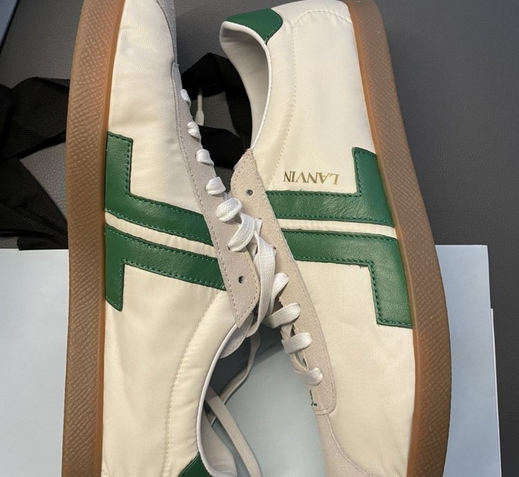 Super Runway Limited Edition Logo Sneaker