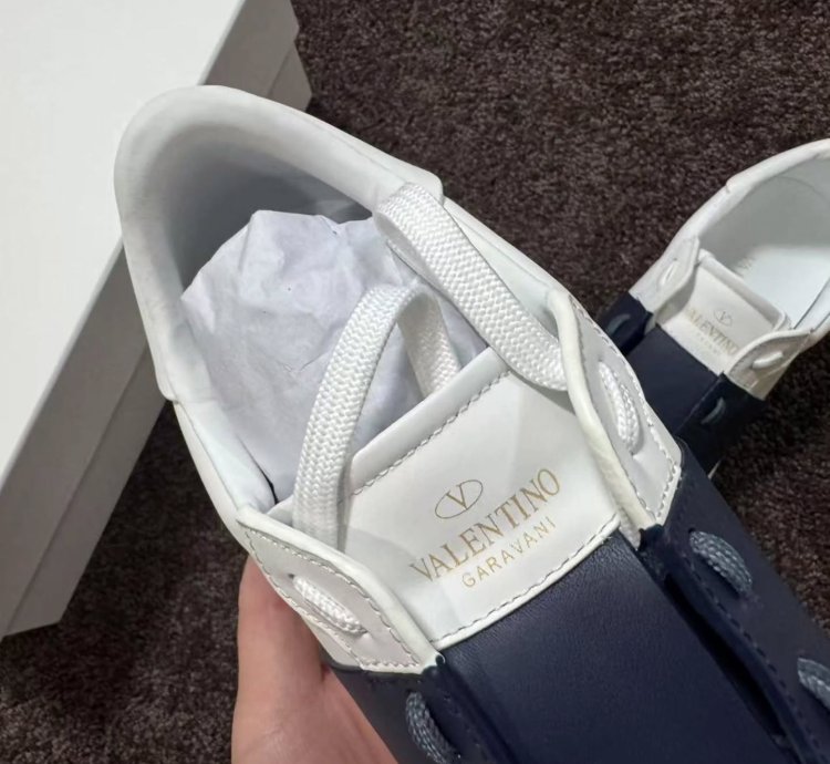 Valentino Garavani Leather Sneakers marine