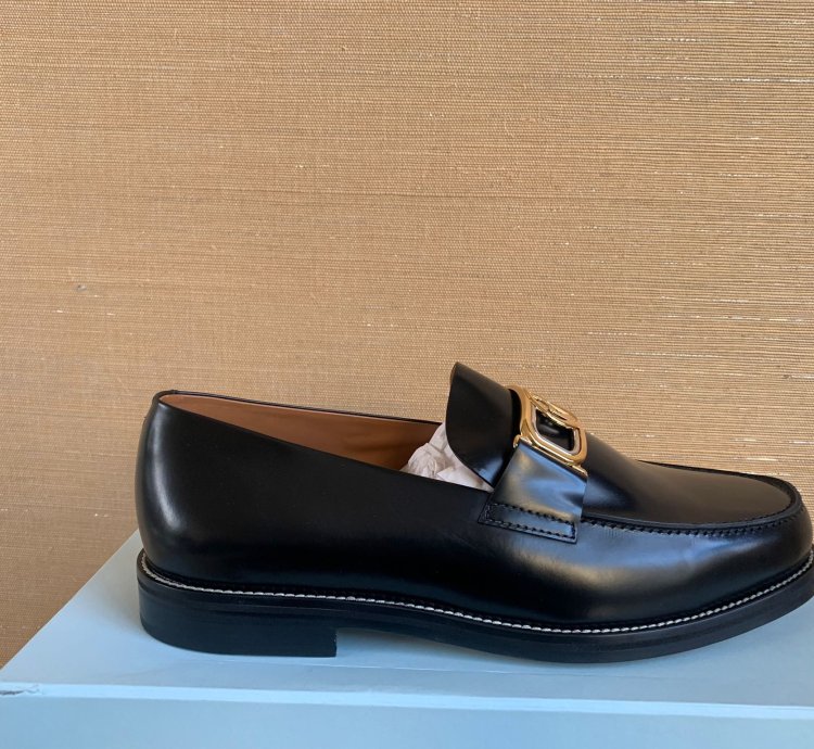 Swan Loafers In Black