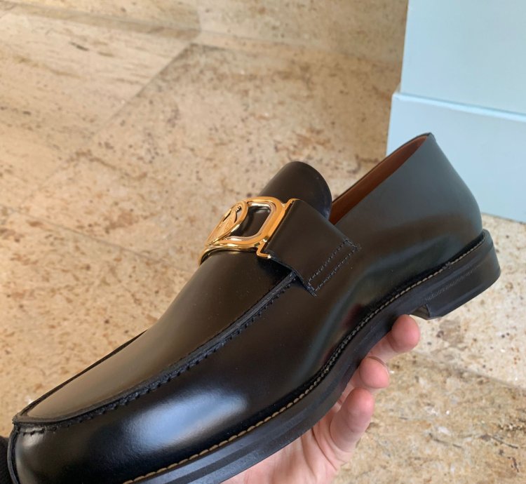 Swan Loafers In Black
