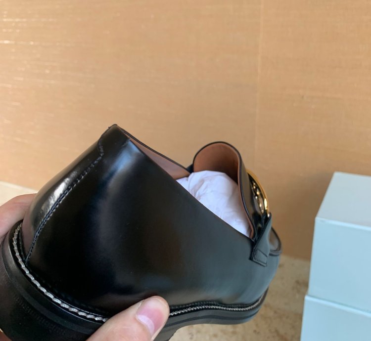 Swan Loafers In Black