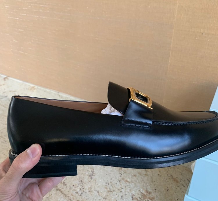 Swan Loafers In Black