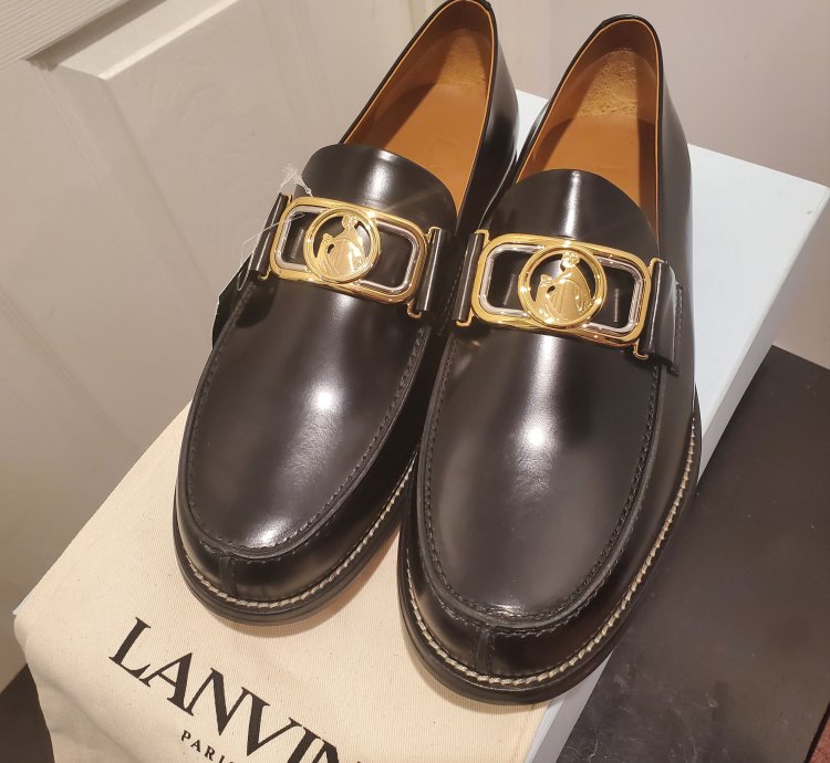 Swan Metallic-buckle Loafers - Unisex