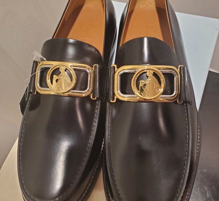 Swan Metallic-buckle Loafers - Unisex