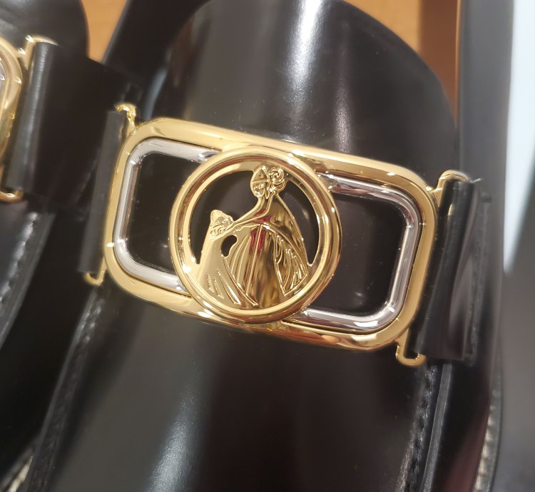 Swan Metallic-buckle Loafers - Unisex