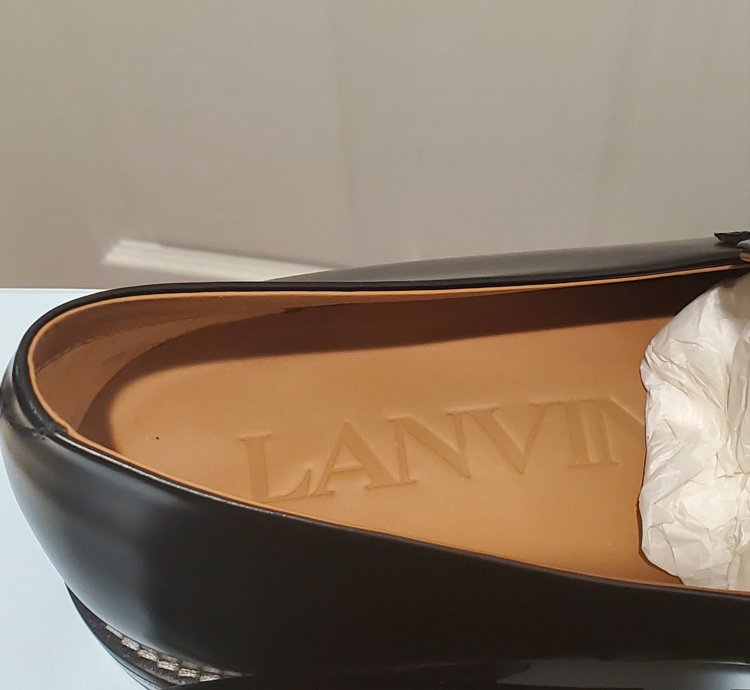 Swan Metallic-buckle Loafers - Unisex