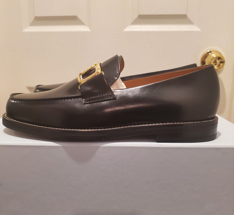 Swan Metallic-buckle Loafers - Unisex