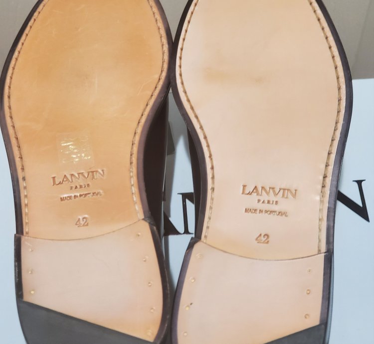 Swan Metallic-buckle Loafers - Unisex
