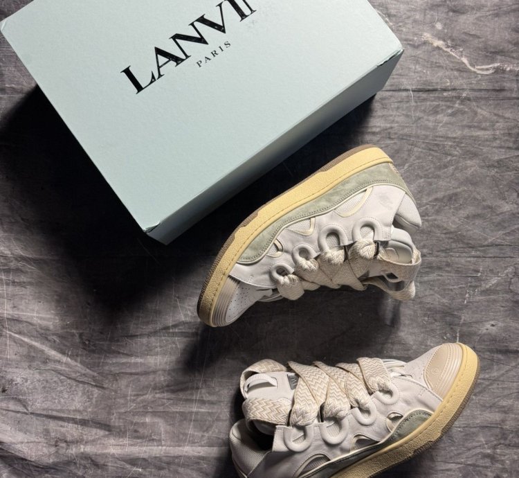 The Webster Lanvin Curb In White Jade