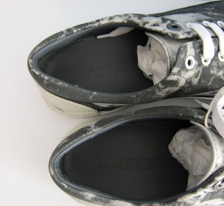 Vulcanized Tie Dyed Sneakers 690