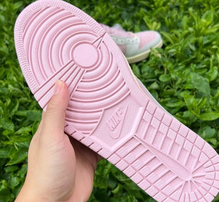 Air Jordan 1 Retro Low Og Sp Travis Scott Sail Shy Pink