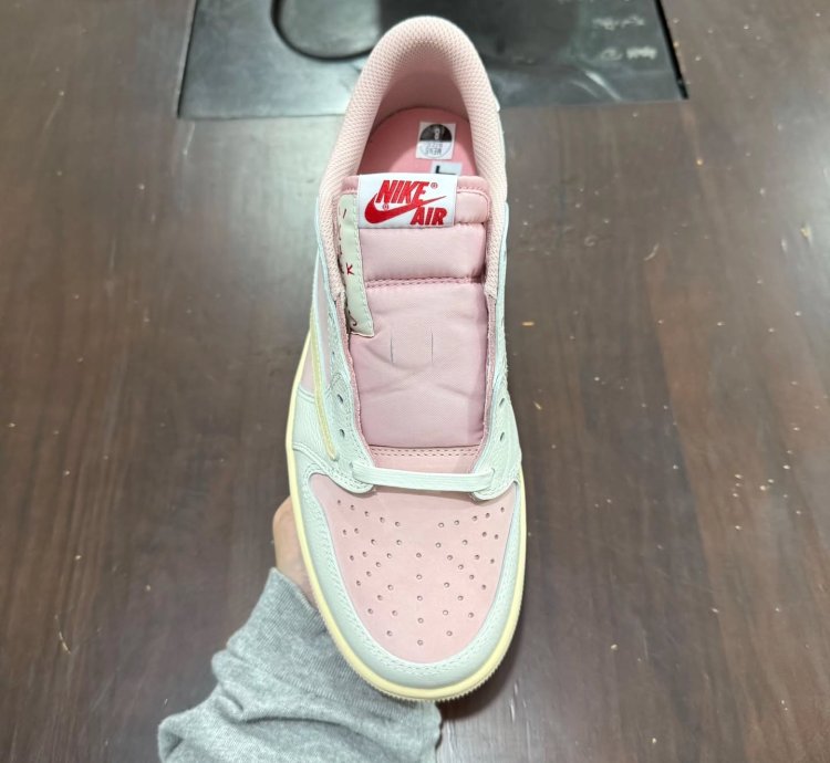 Air Jordan 1 Retro Low Og Sp Travis Scott Sail Shy Pink