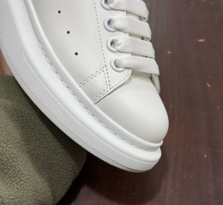 Alexander Mcqueen Oversized Worker Blue
