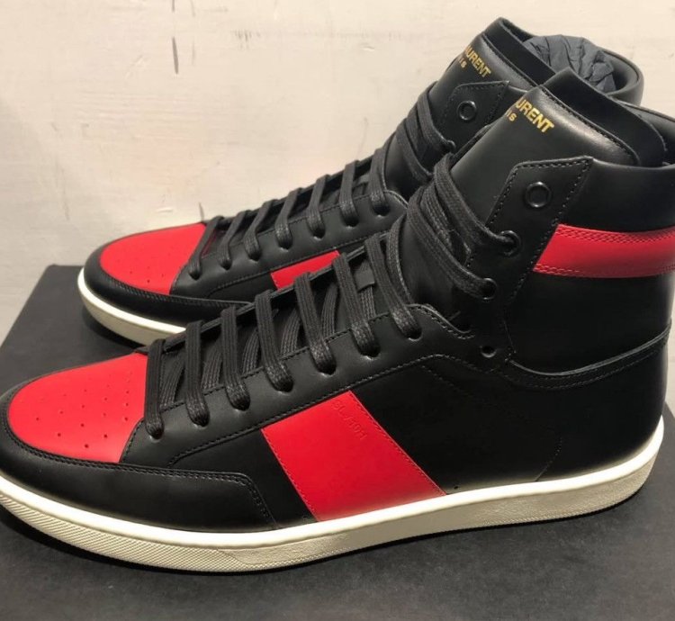 15fw Bred Sl 10h Court Sneakers Sz44