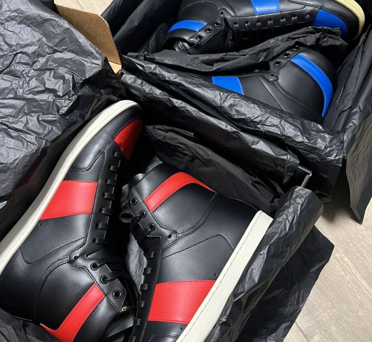 15fw Bred Sl 10h Court Sneakers Sz44