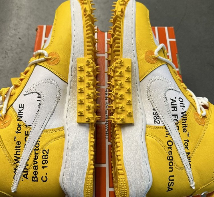 2023 Nike Air Force 1 Mid Sp Off-white Varsity Maize