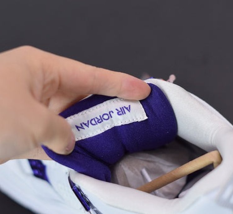 Nike Air Jordan 4 Retro Metallic Purple