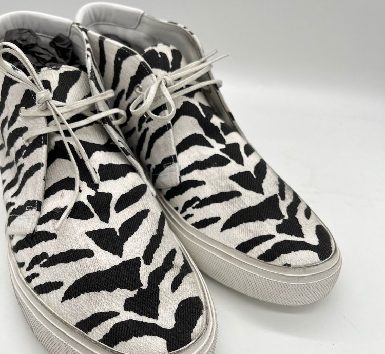 60 Off Saint Laurent Zebra Chukka Sneakers