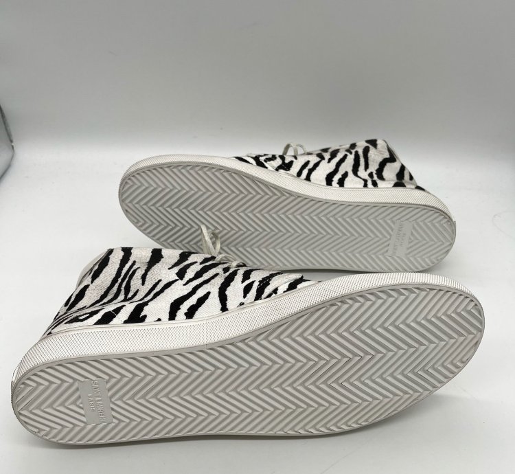60 Off Saint Laurent Zebra Chukka Sneakers