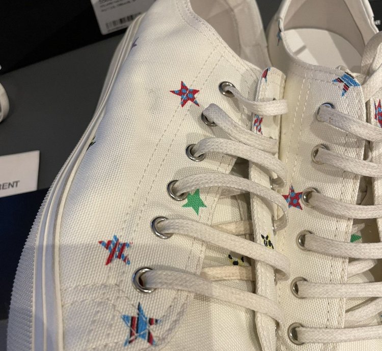 650new Limited Edition Runway Star Canvas Low Top Sneakers