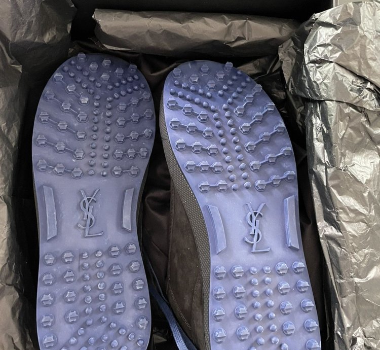 890 Value Runway Brand New Velour Velvet Jump Sneakers