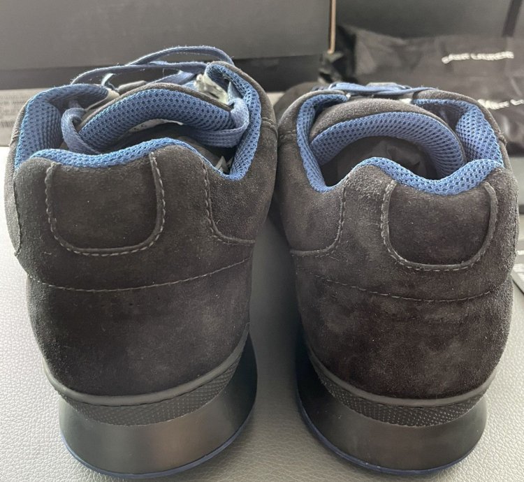 890 Value Runway Brand New Velour Velvet Jump Sneakers
