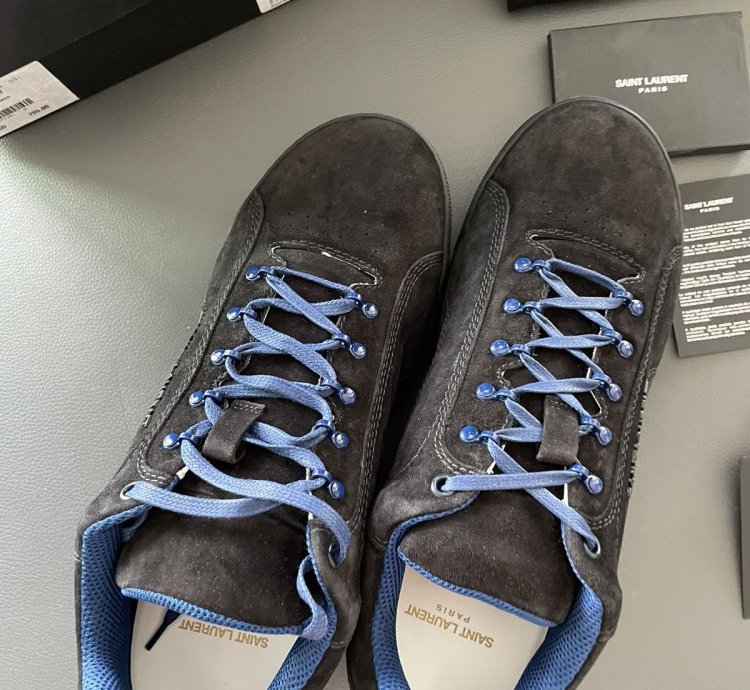 890 Value Runway Brand New Velour Velvet Jump Sneakers